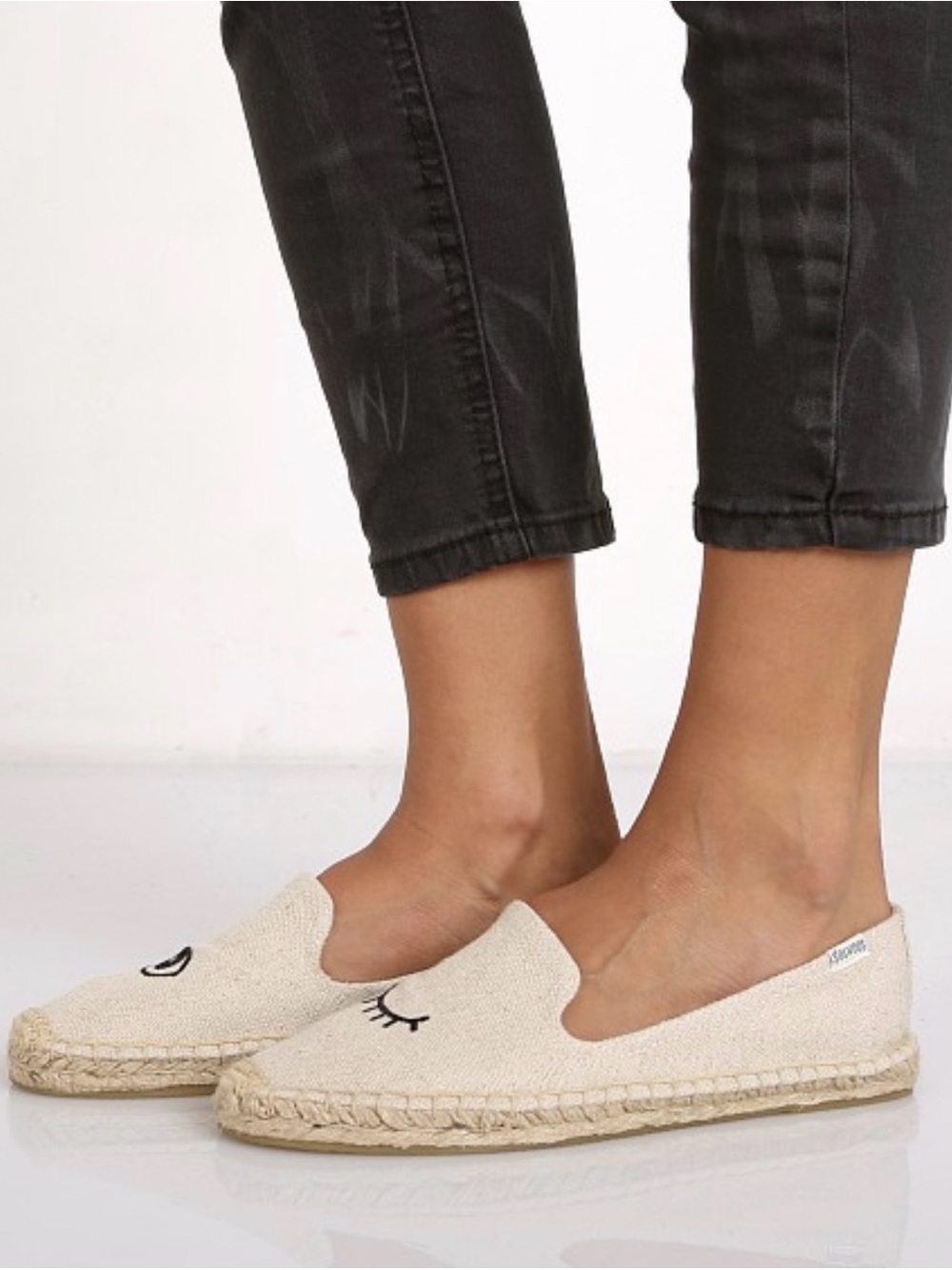 SOLUDOS X JASON POLAN The Seville Wink Espadrille Slippers - Picture 6 of 14
